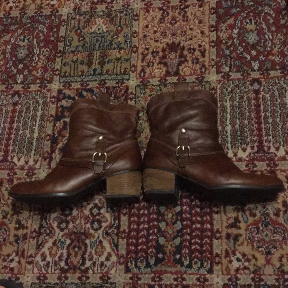 Clarks Saloon Laurel Leather Boots